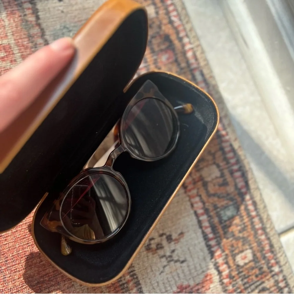 Komono LuLu Polarized Tortoise Shell Sunglasses with Case - Picture 2 of 7